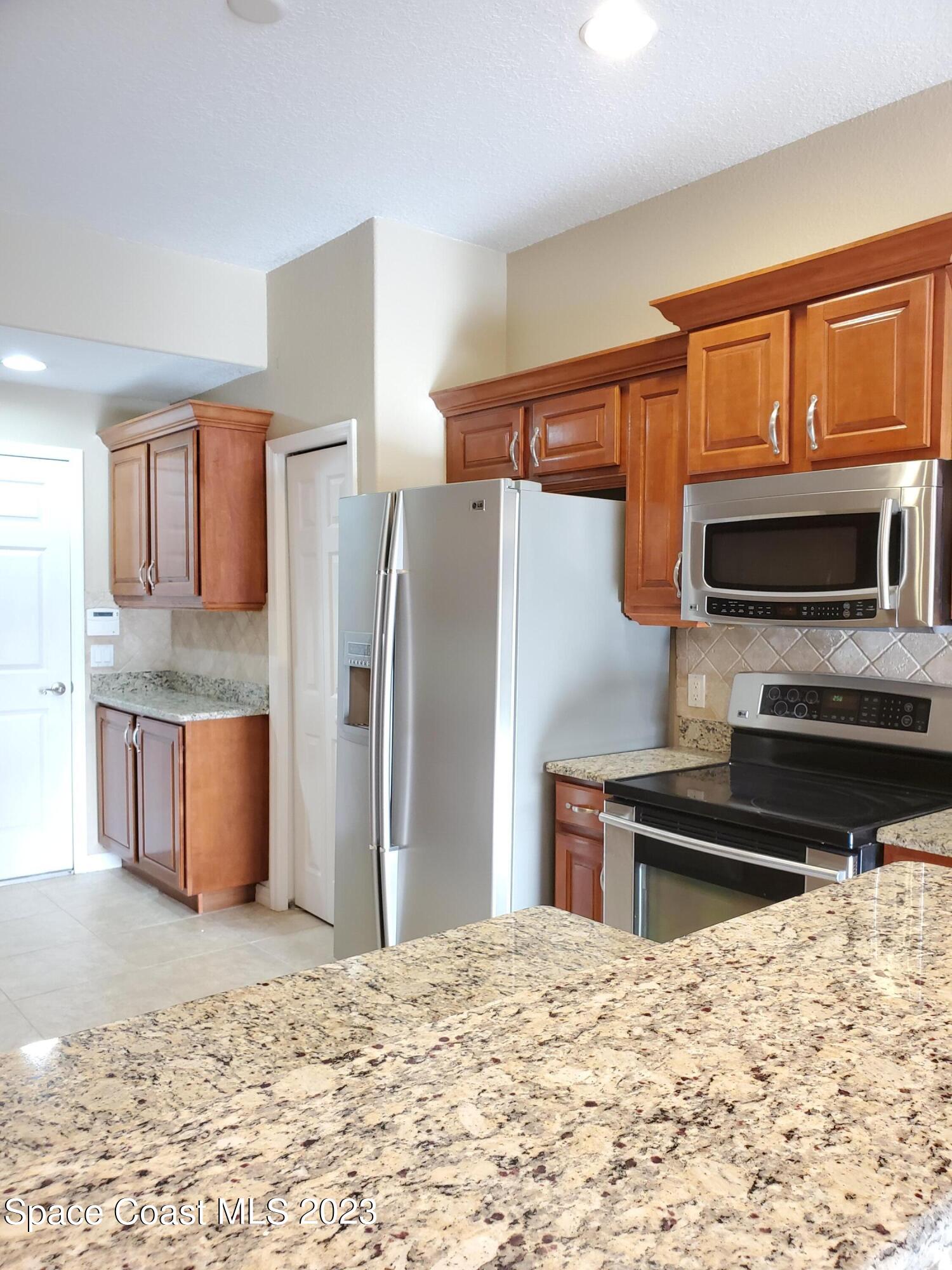 1523 Beechfern Drive, 14