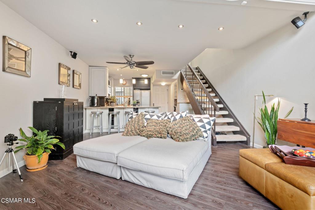 21551 Burbank Boulevard 112