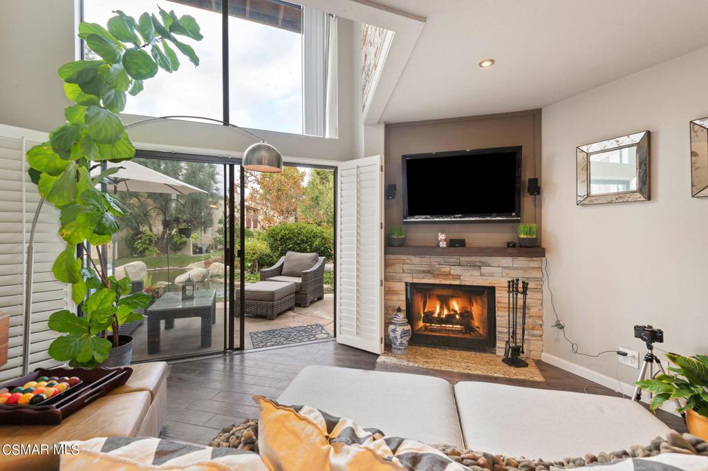 21551 Burbank Boulevard 112