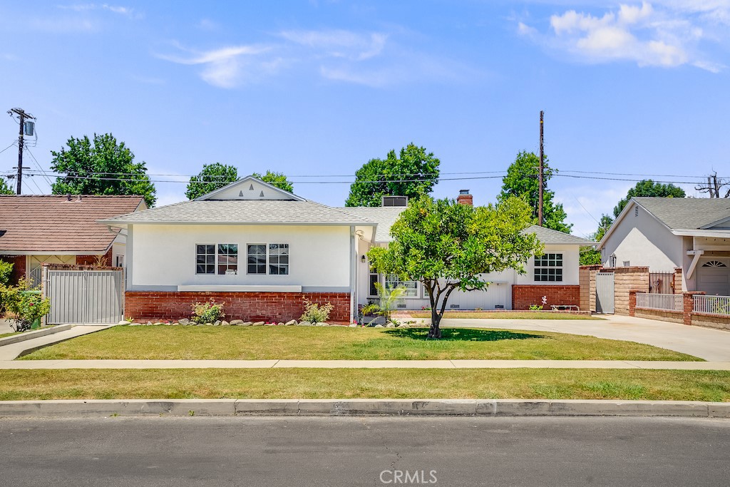 7327 Leescott Avenue