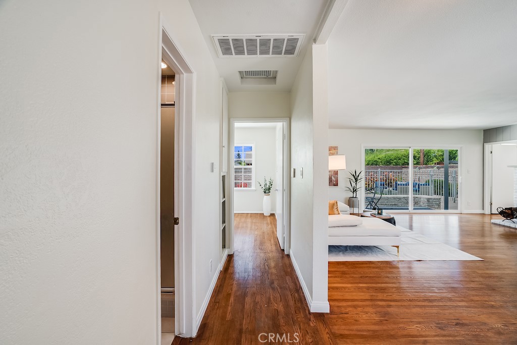 7327 Leescott Avenue