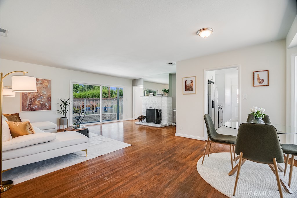 7327 Leescott Avenue