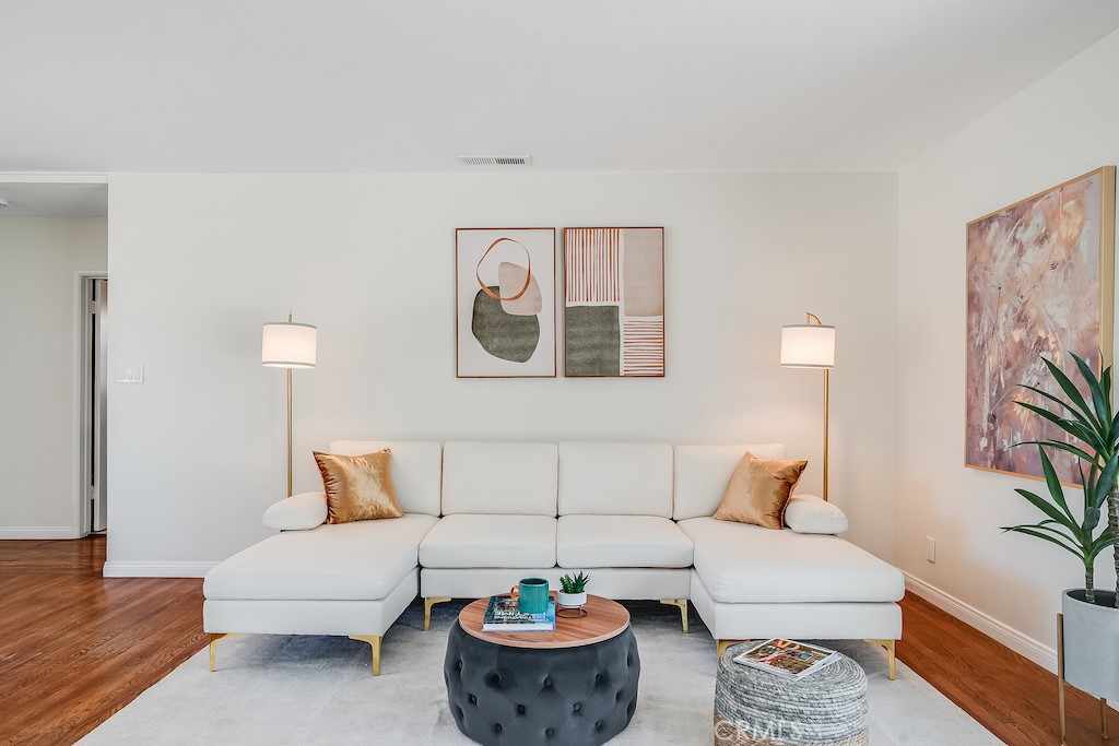 7327 Leescott Avenue