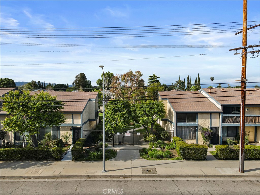 16743 Vanowen Street