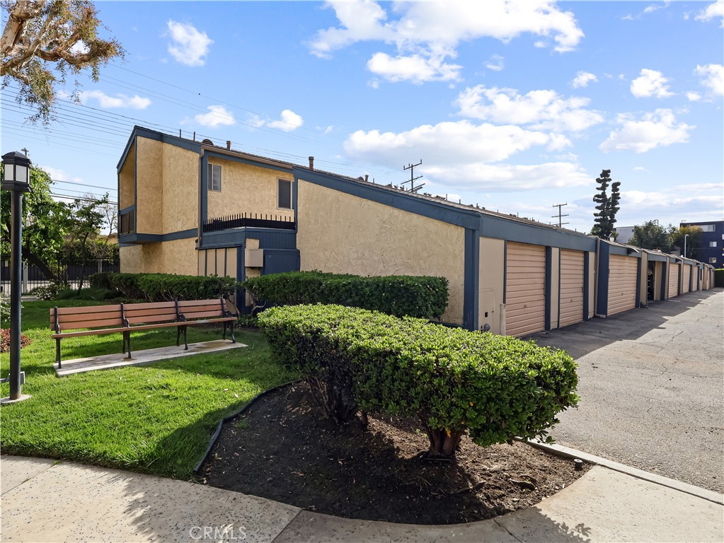 16743 Vanowen Street