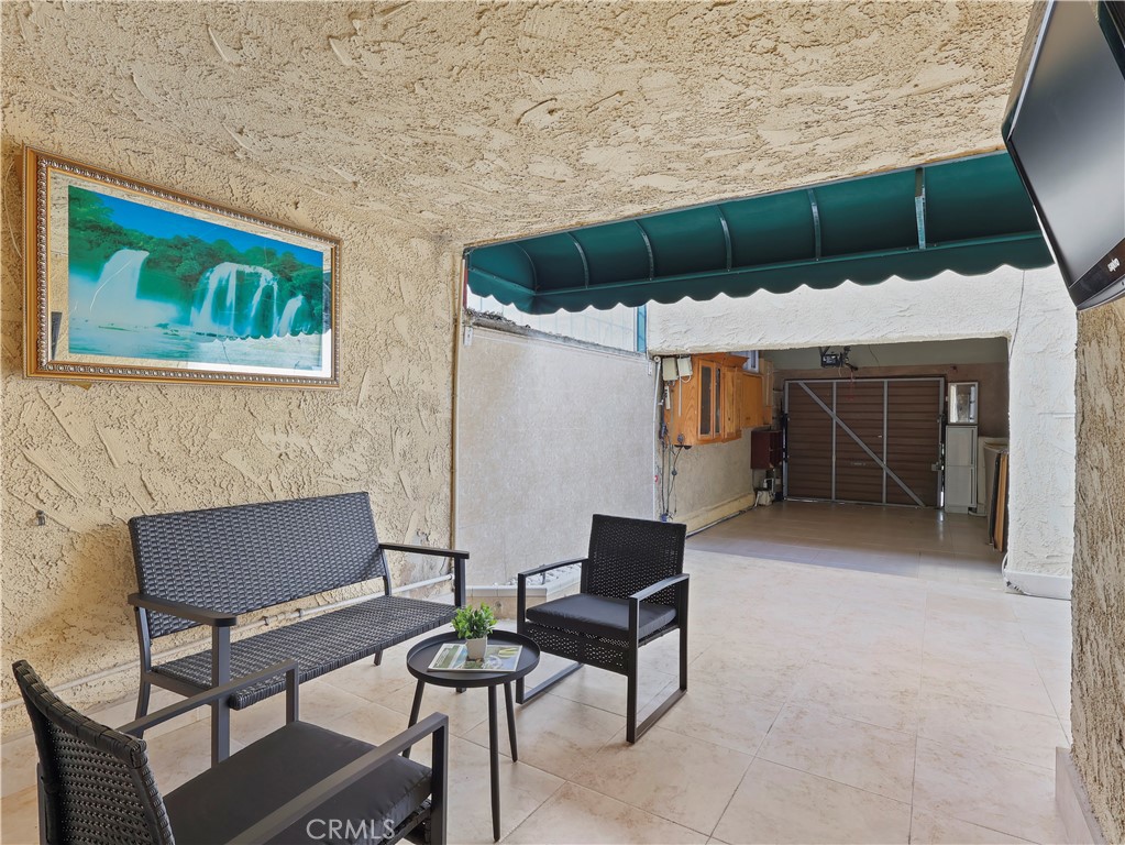 16743 Vanowen Street