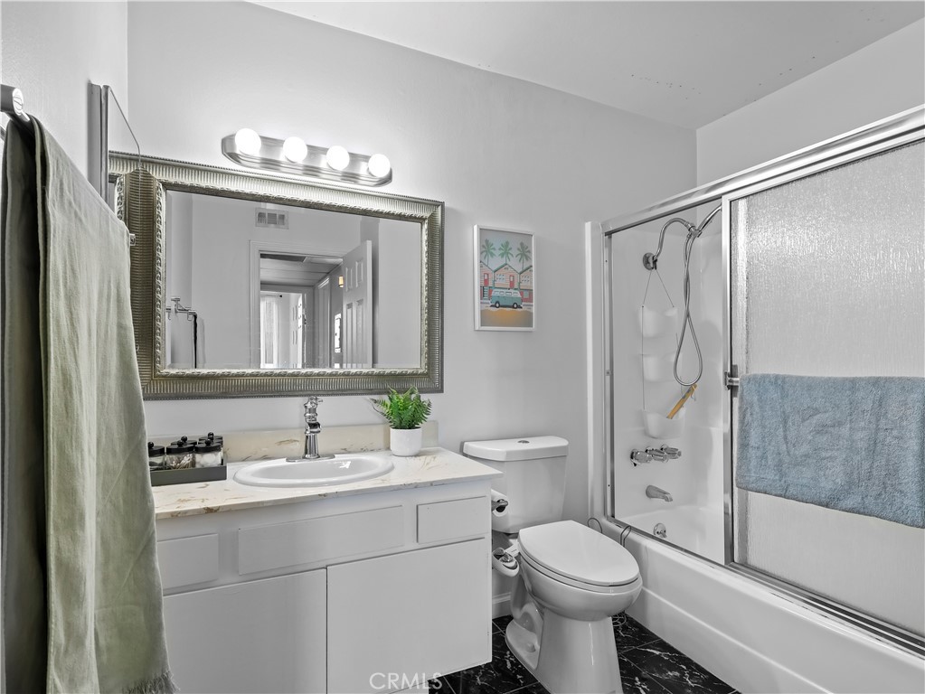 12720 Burbank Boulevard 323