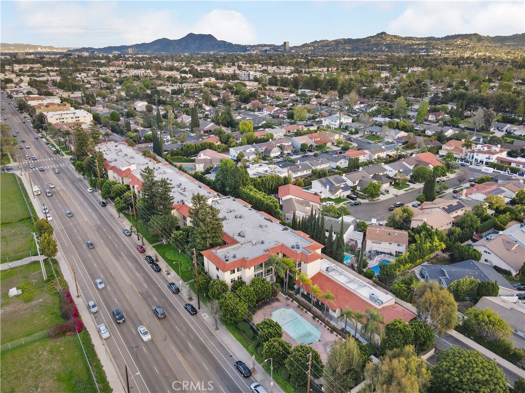 12720 Burbank Boulevard 323