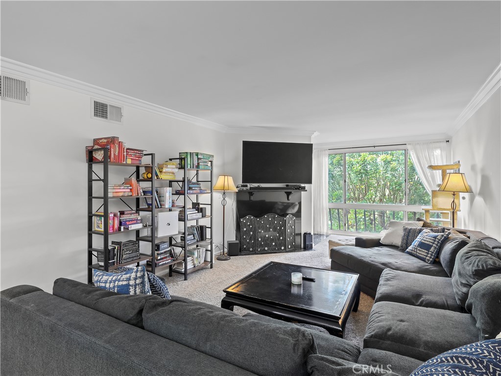 12720 Burbank Boulevard 323