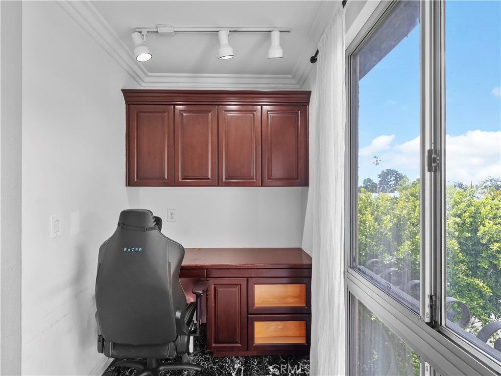 12720 Burbank Boulevard 323