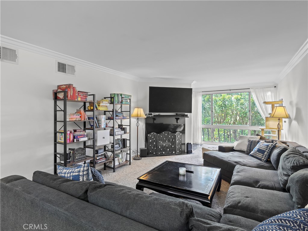 12720 Burbank Boulevard 323