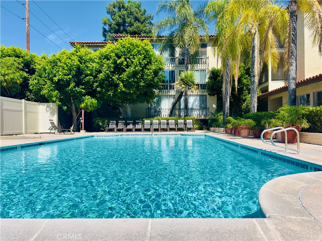 12720 Burbank Boulevard 323