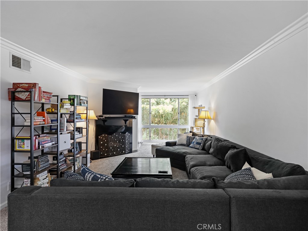 12720 Burbank Boulevard 323