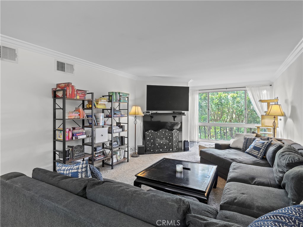 12720 Burbank Boulevard 323