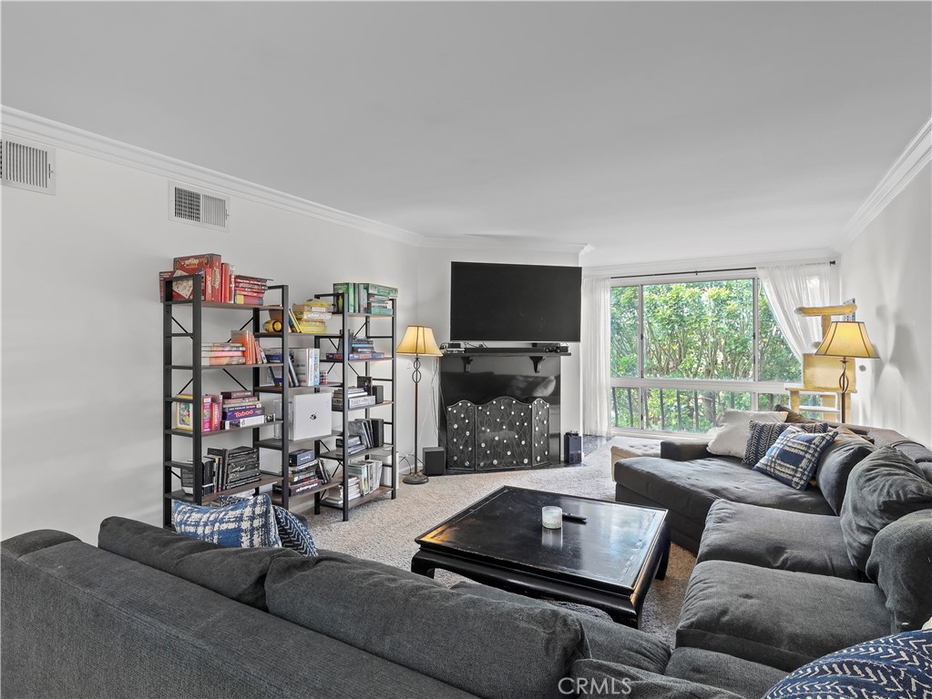 12720 Burbank Boulevard 323