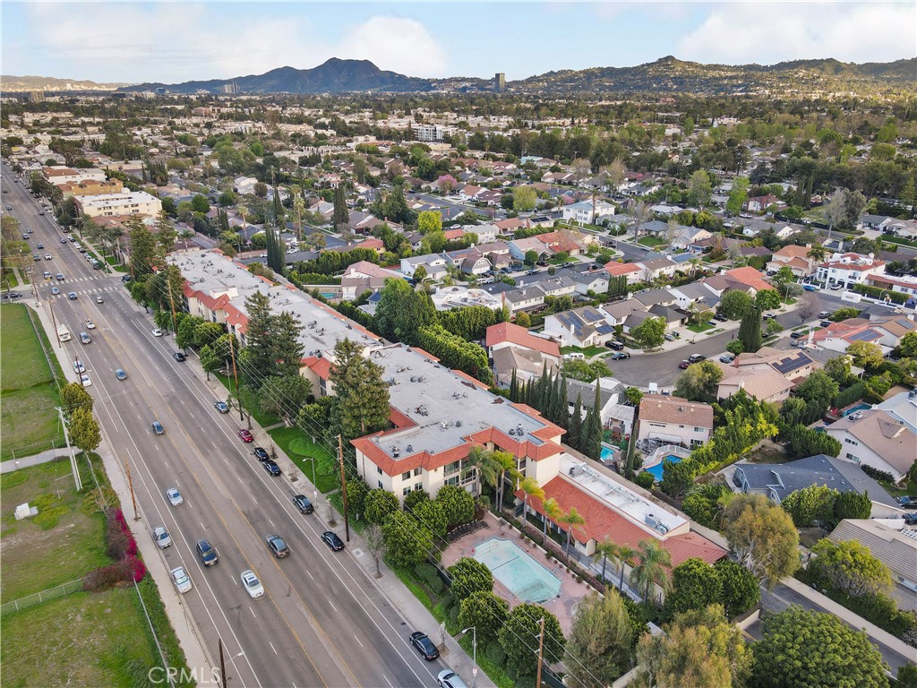 12720 Burbank Boulevard 323