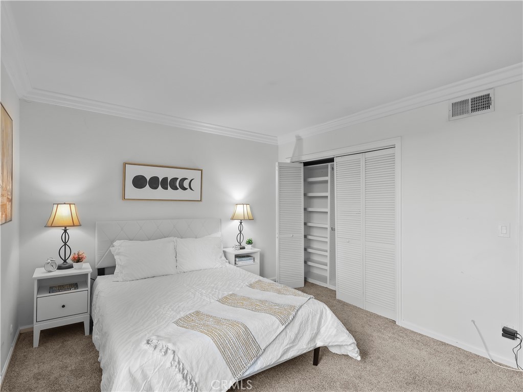 12720 Burbank Boulevard 323