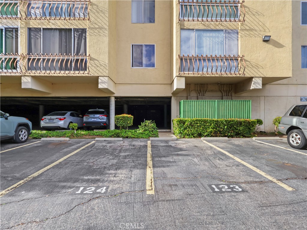 12720 Burbank Boulevard 323