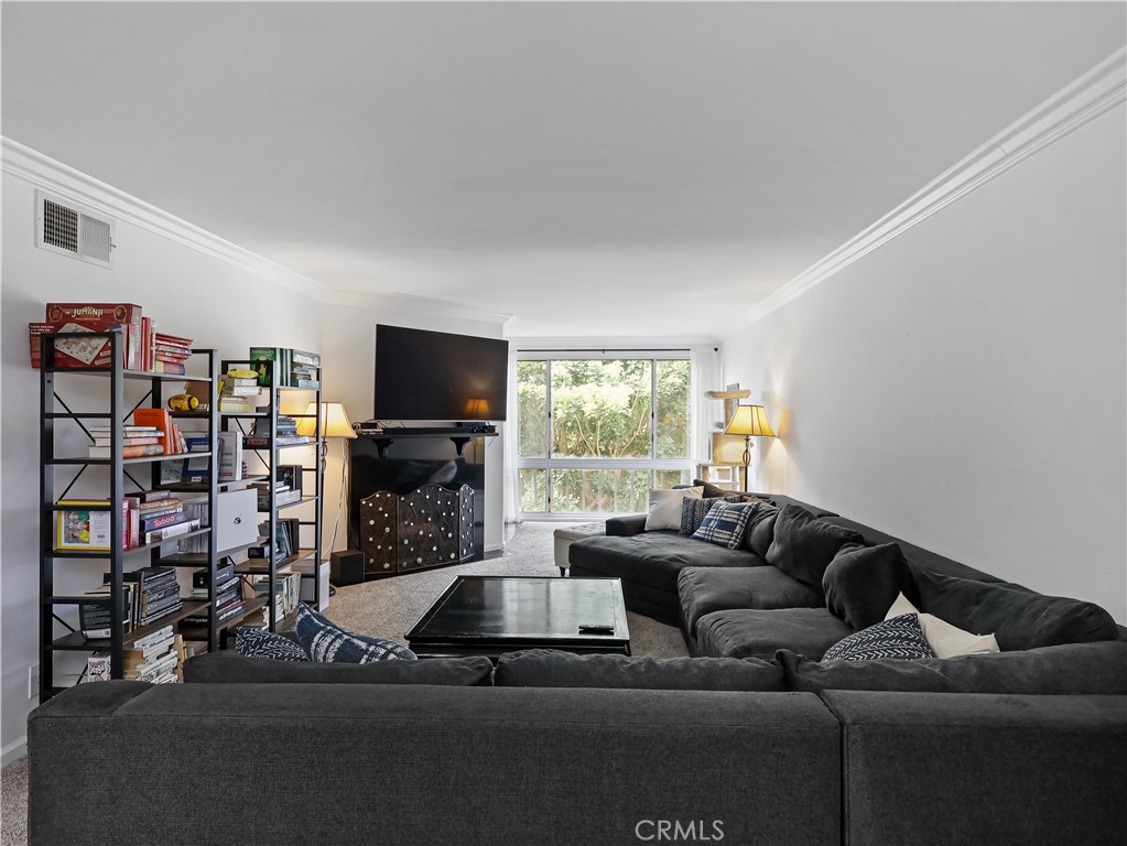 12720 Burbank Boulevard 323