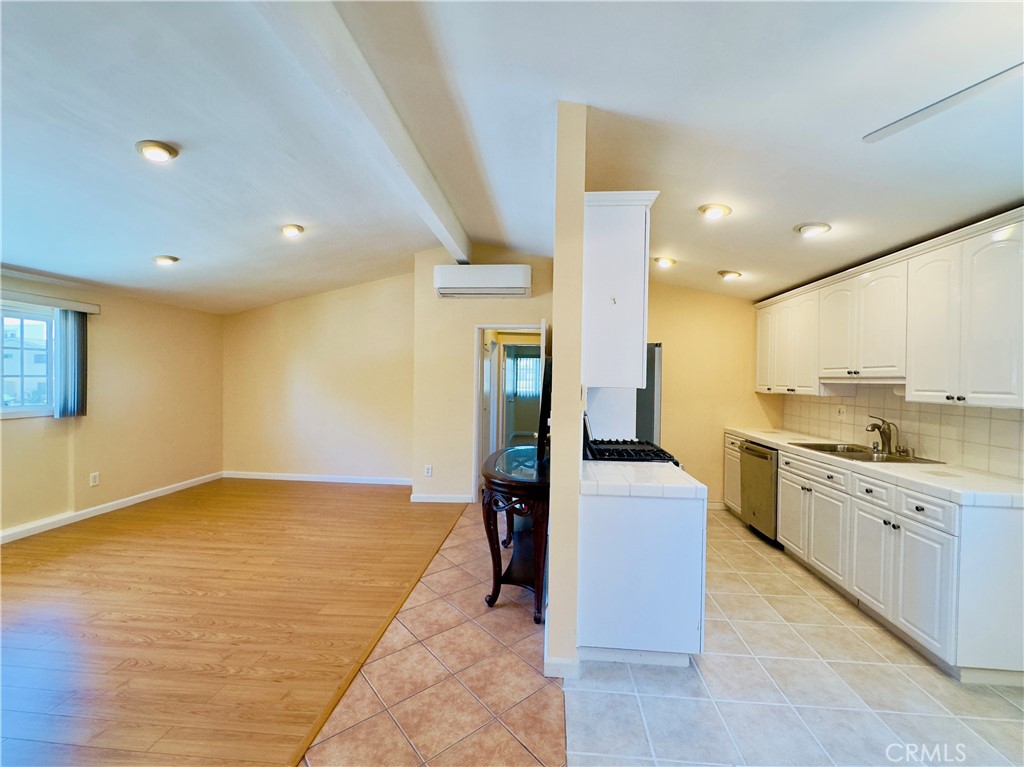 18556 Community Street 3