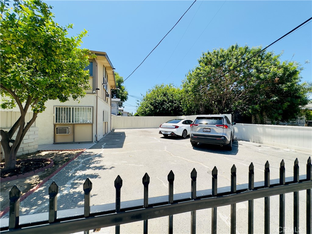 18556 Community Street 3