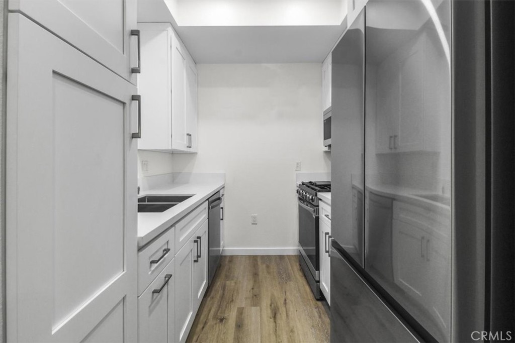 7320 Balboa Boulevard 102