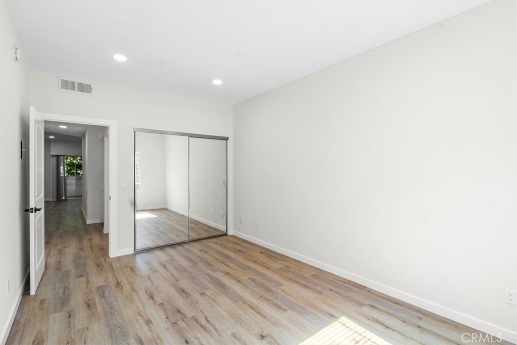 7320 Balboa Boulevard 102