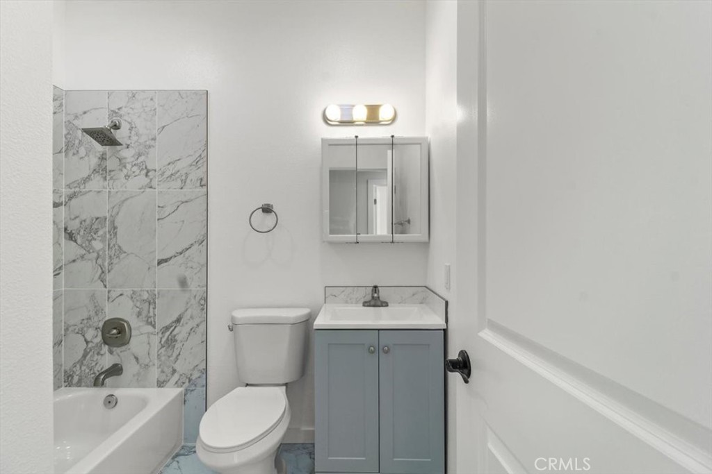 7320 Balboa Boulevard 102