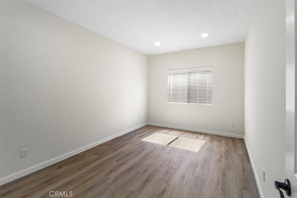 7320 Balboa Boulevard 102