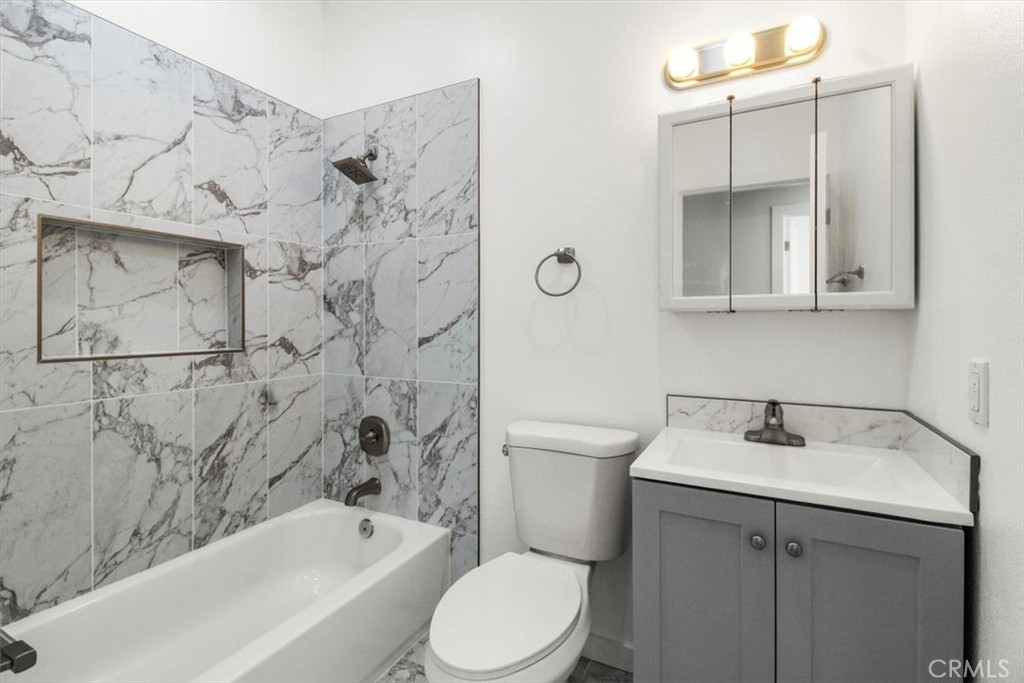 7320 Balboa Boulevard 102