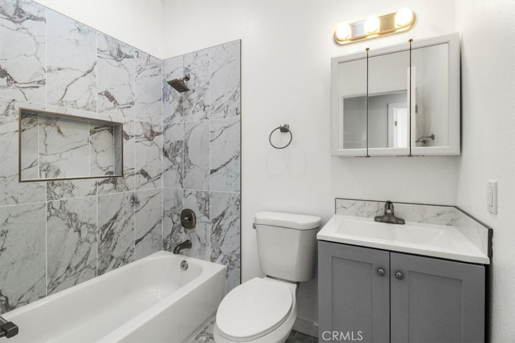 7320 Balboa Boulevard 102