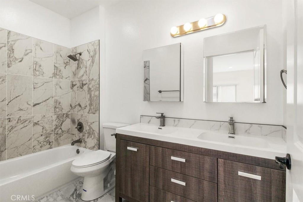7320 Balboa Boulevard 102