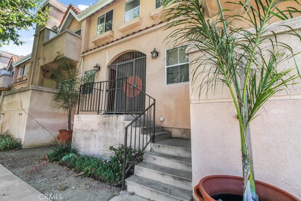 7320 Balboa Boulevard 102