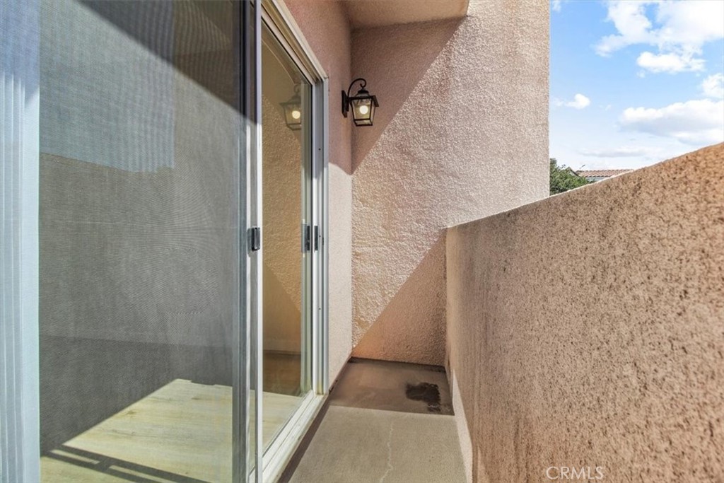 7320 Balboa Boulevard 102