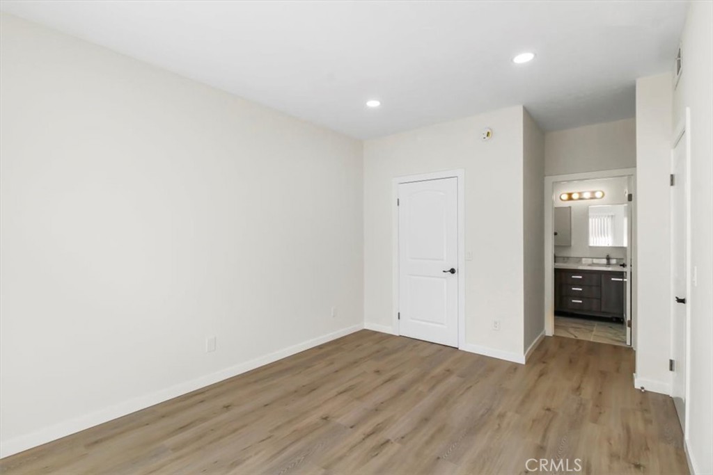 7320 Balboa Boulevard 102