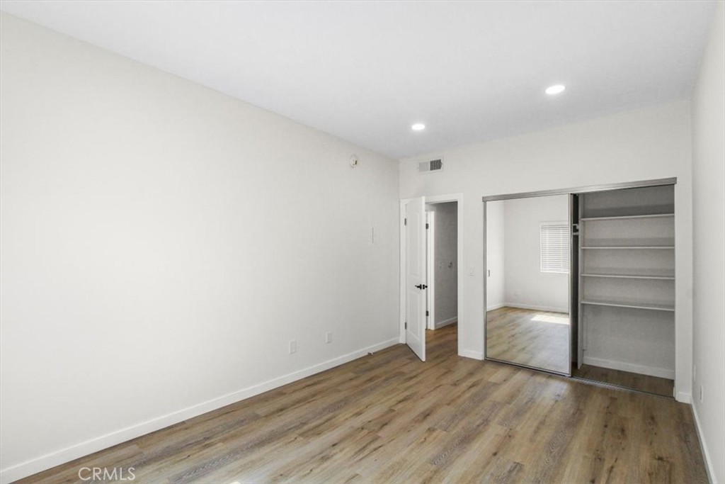 7320 Balboa Boulevard 102