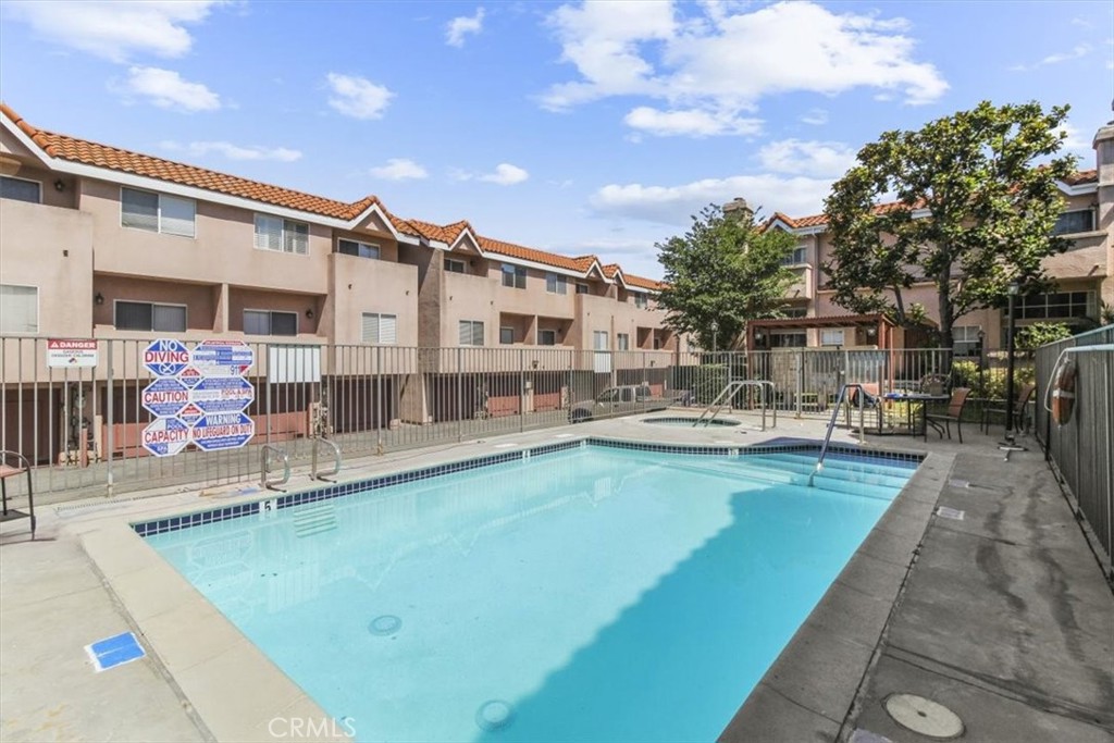 7320 Balboa Boulevard 102