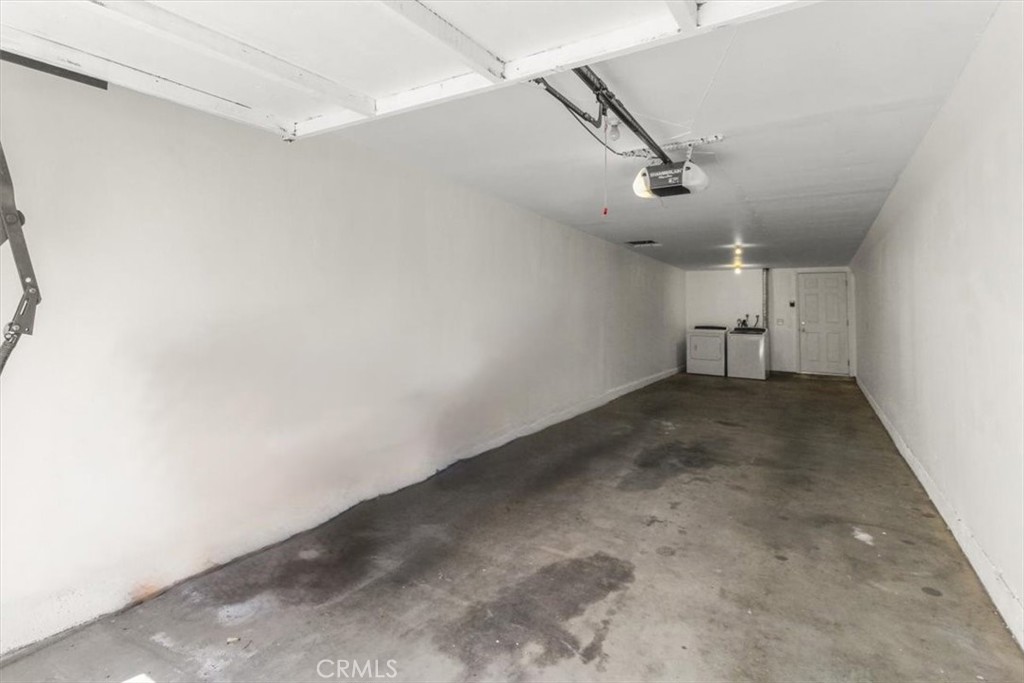 7320 Balboa Boulevard 102