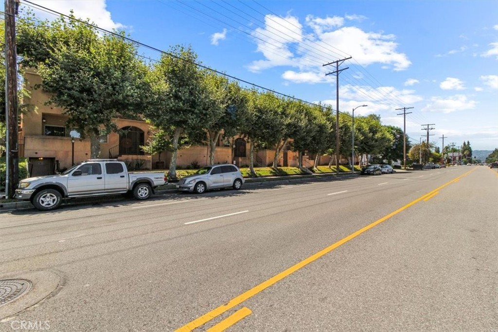 7320 Balboa Boulevard 102