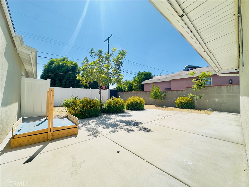 8657 Ranchito Avenue