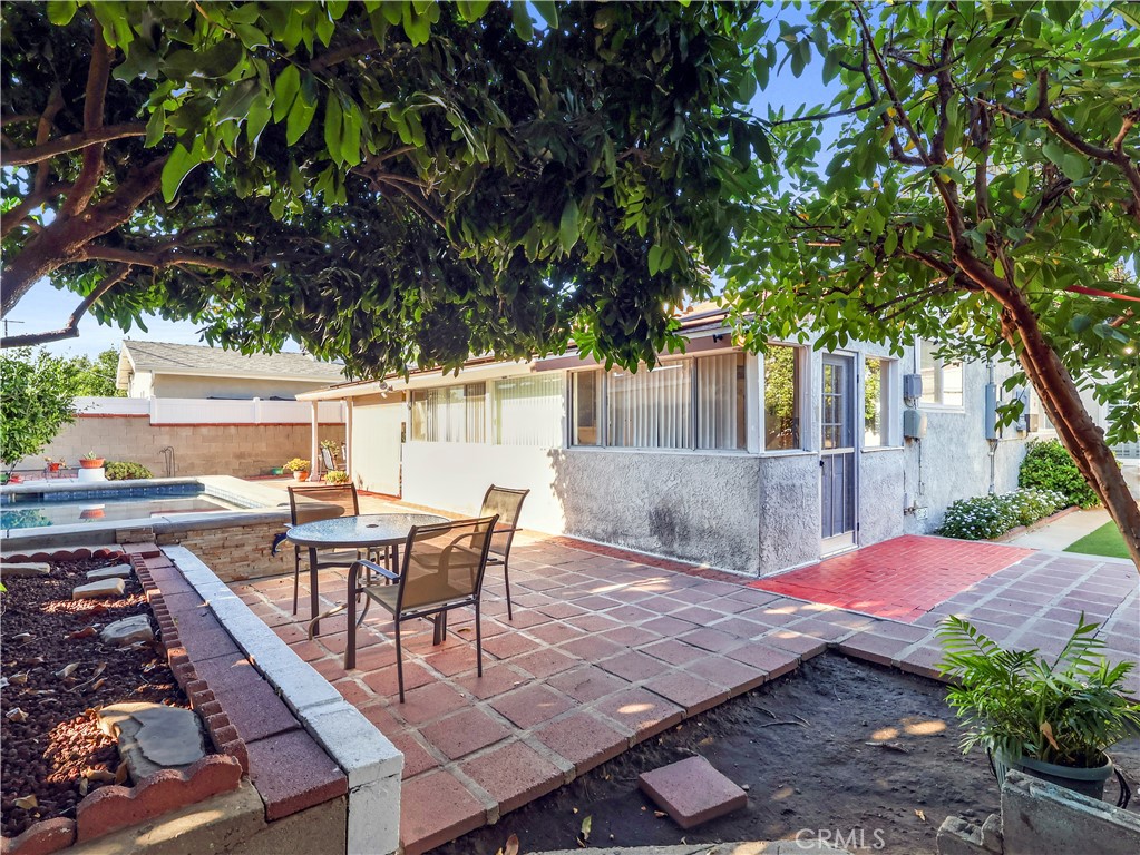 8651 Ranchito Avenue