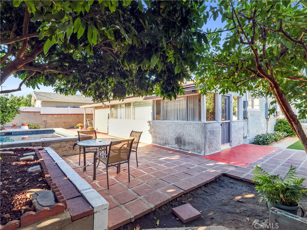 8651 Ranchito Avenue