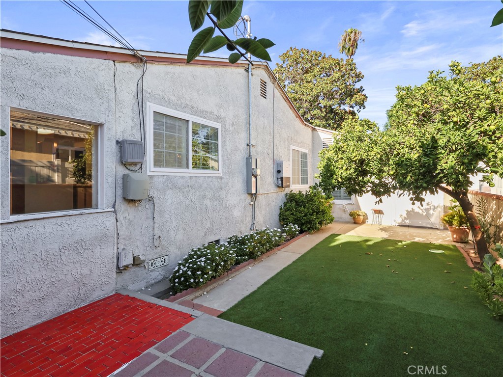 8651 Ranchito Avenue