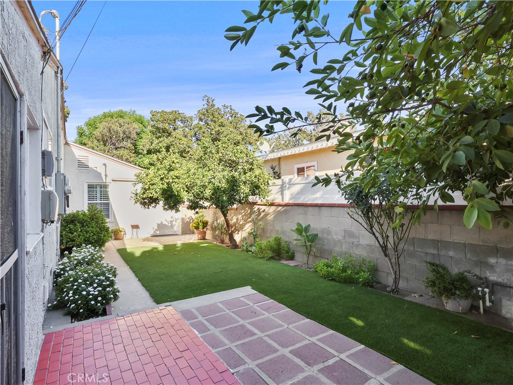 8651 Ranchito Avenue