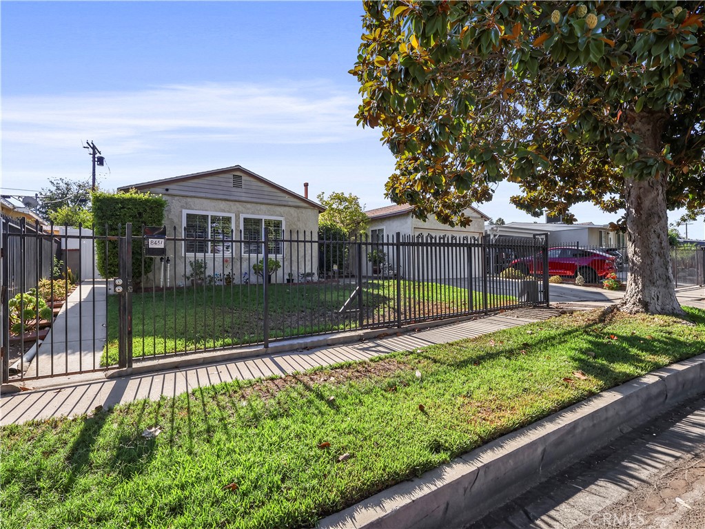 8651 Ranchito Avenue