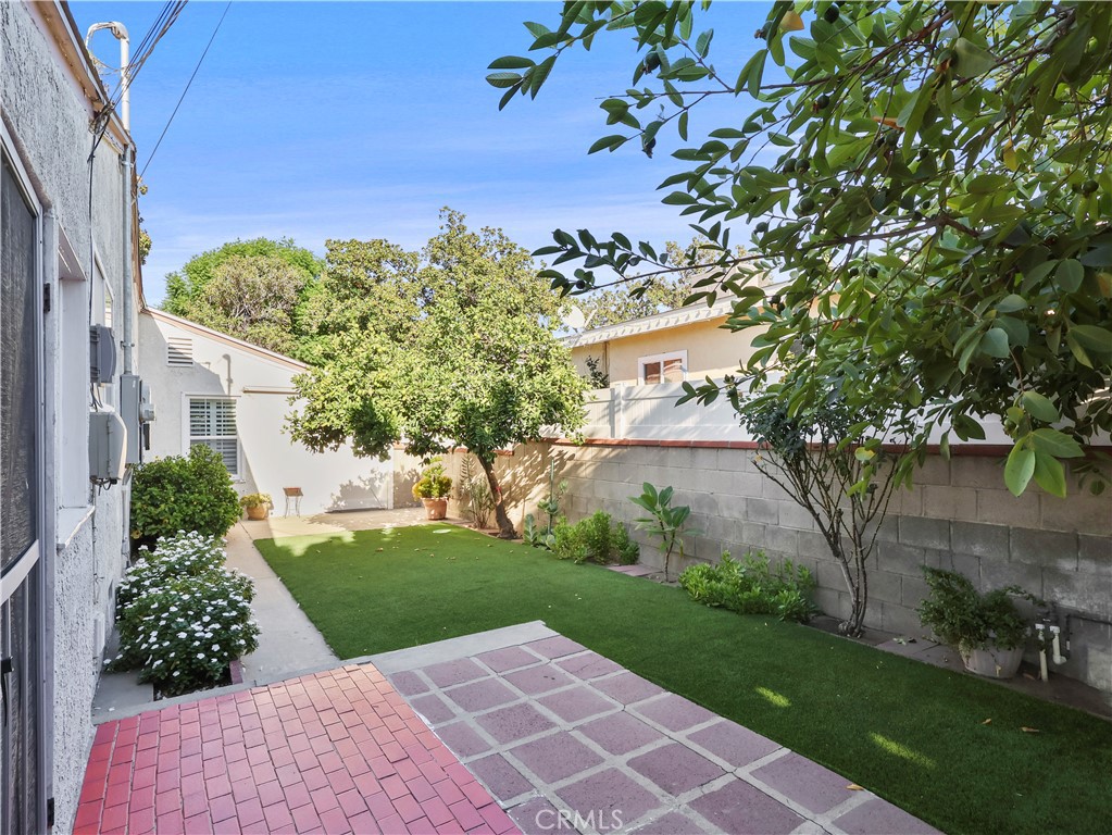 8651 Ranchito Avenue