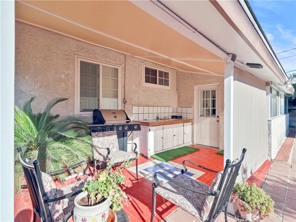 8651 Ranchito Avenue