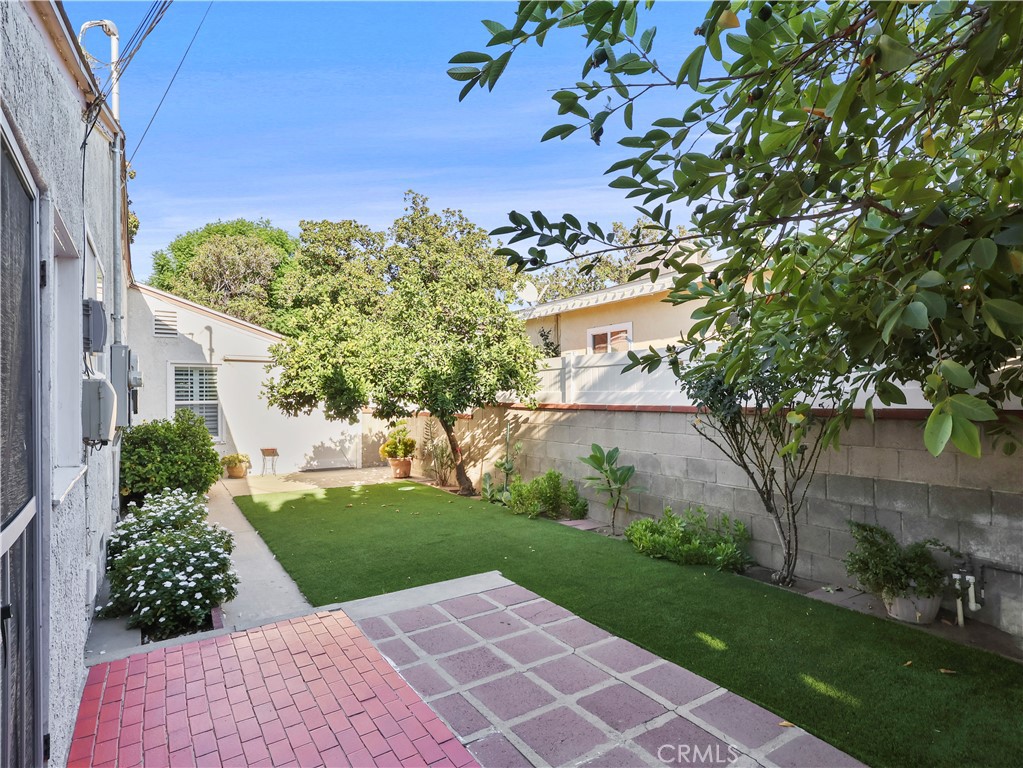 8651 Ranchito Avenue