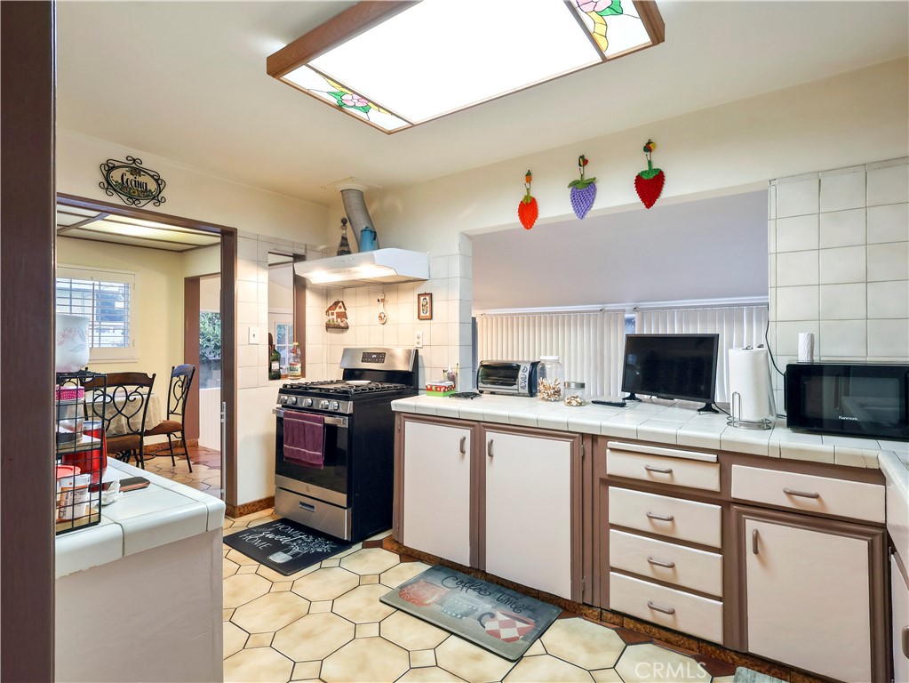 8651 Ranchito Avenue