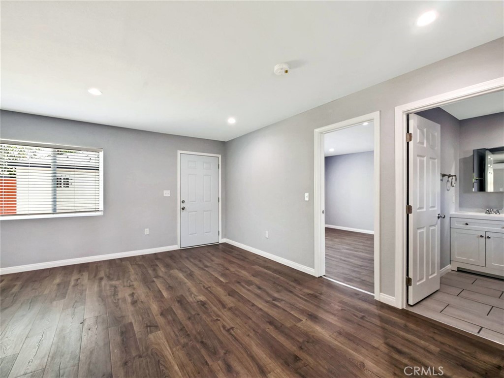 8828 Chimineas Avenue